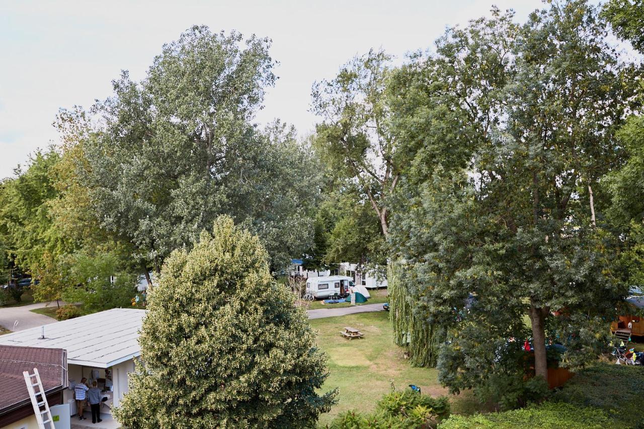 Donaupark Camping Tulln Tulln An Der Donau Exterior photo